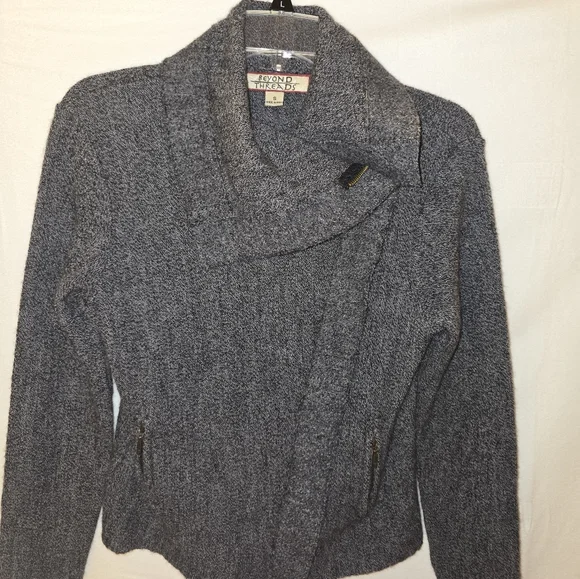 Beyond Threads Jacket - Picture 3 of 4